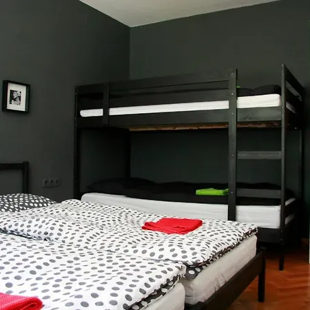Hostal Sax *